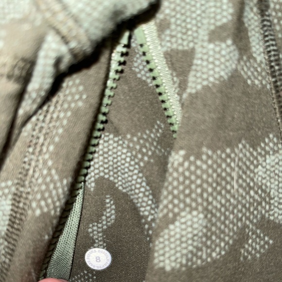Lululemon camo define jacket - Picture 4 of 7